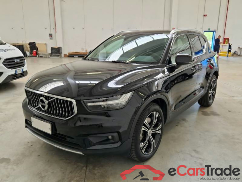 VOLVO XC40 / 2017 / 5P / SUV T4 PLUG-IN HYBRID AUTO RECH INSCRIP EXPR