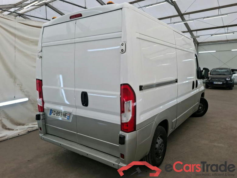 PEUGEOT Boxer / 2014 / 4P / Fourgon tôlé BLUEHDI 110 PREMIUM 335 L2H2 #3