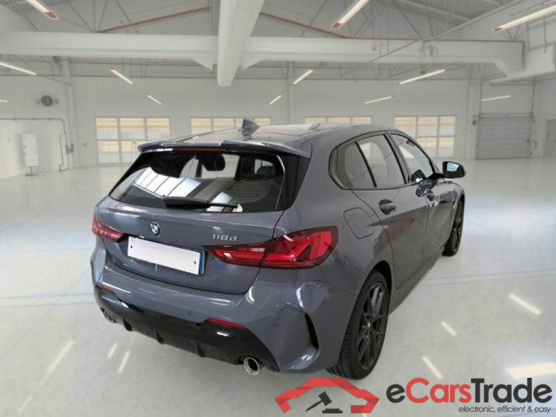 BMW SERIE 1 / 2019 / 5P / BERLINA 118D MSPORT #2