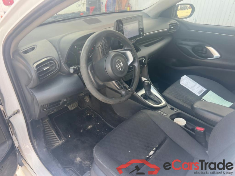 TOYOTA  YARIS 1.5 120H Business Plus #3