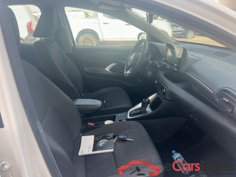 TOYOTA  YARIS 1.5 120H Business Plus #6
