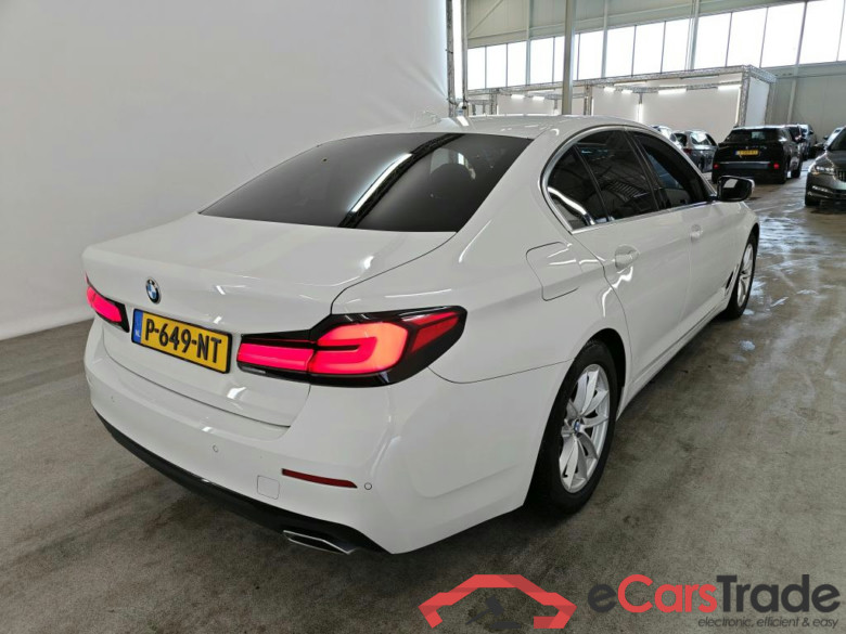 BMW 5 Serie Sedan 520iA Business Edition Plus 4d #2