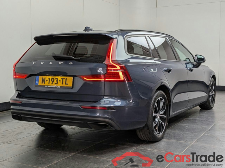 VOLVO V60 2.0 B3 Momentum #3