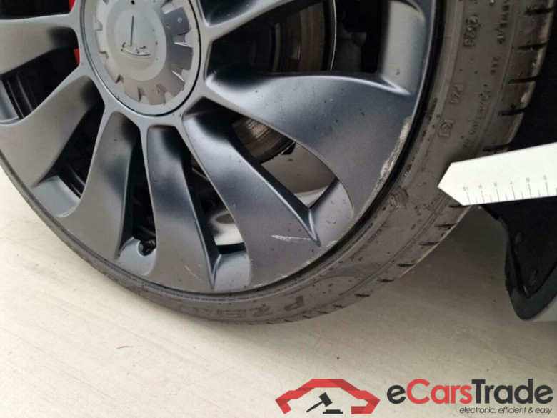 TESLA MODEL Y PERFORMANCE DUALMOTOR AUTOPILO #6