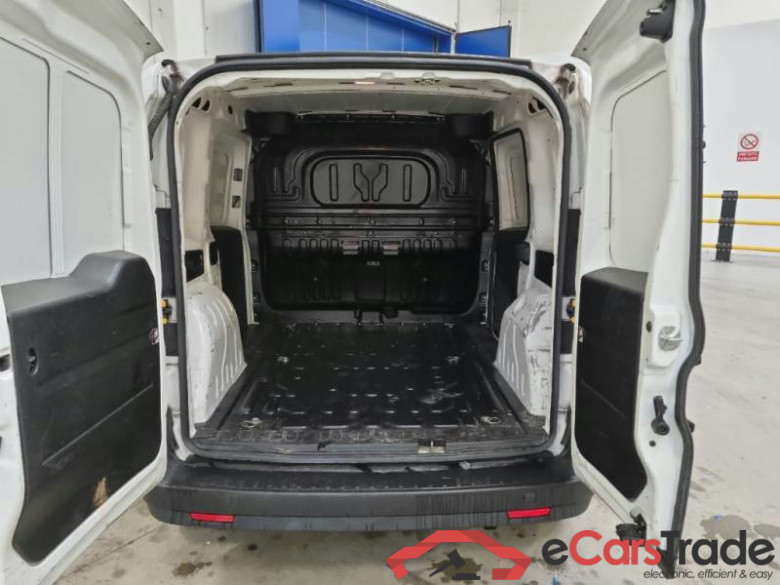 FIAT DOBLÒ CARGO / 2014 / 4P / VETT. FURGONATA CH1 LOUNGE 1.6 MJET 105CV E6D-F SeS #4