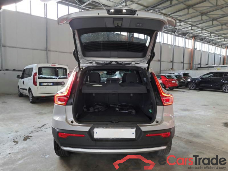 VOLVO XC40 / 2021 / 5P / SUV T4 RECHARGE PLUG-IN AUTO CORE #5