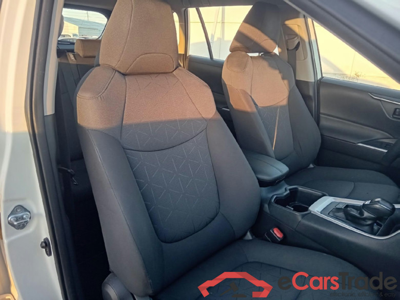 TOYOTA Rav4 / 2018 / 5P / todoterreno 2.5l 220H Business #6