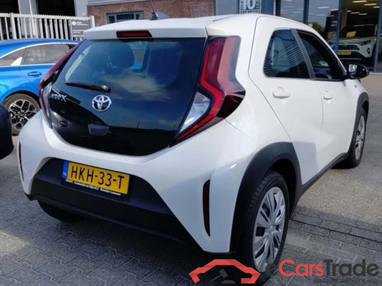 TOYOTA Aygo X 1.0 VVT-i MT Play #4