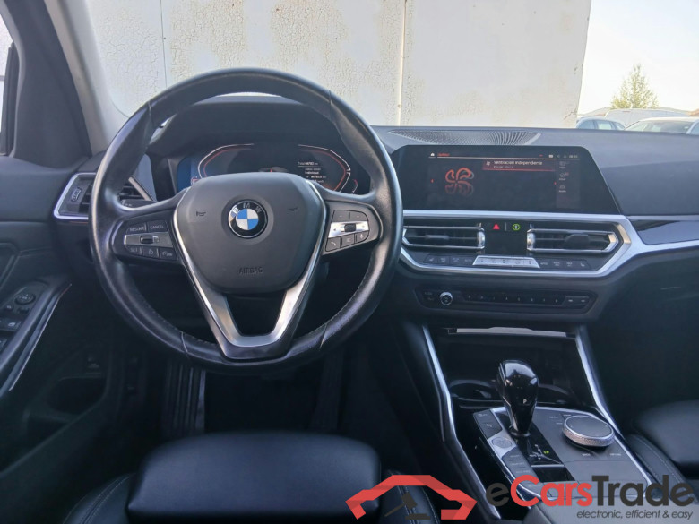 BMW Serie 3 / 2019 / 5P / familiar 318d Auto.Touring #3
