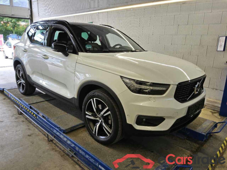 Volvo XC40 (2017->) DE - SUV5 B4 2WD EU6d, R-Design, 2020 - 2022 #2