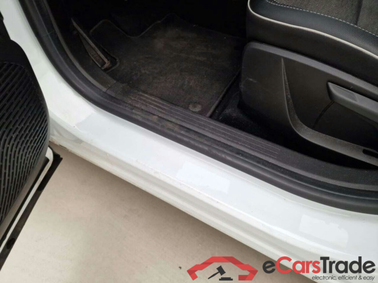 RENAULT CAPTUR 1.3 TCE 140 INTENS #4