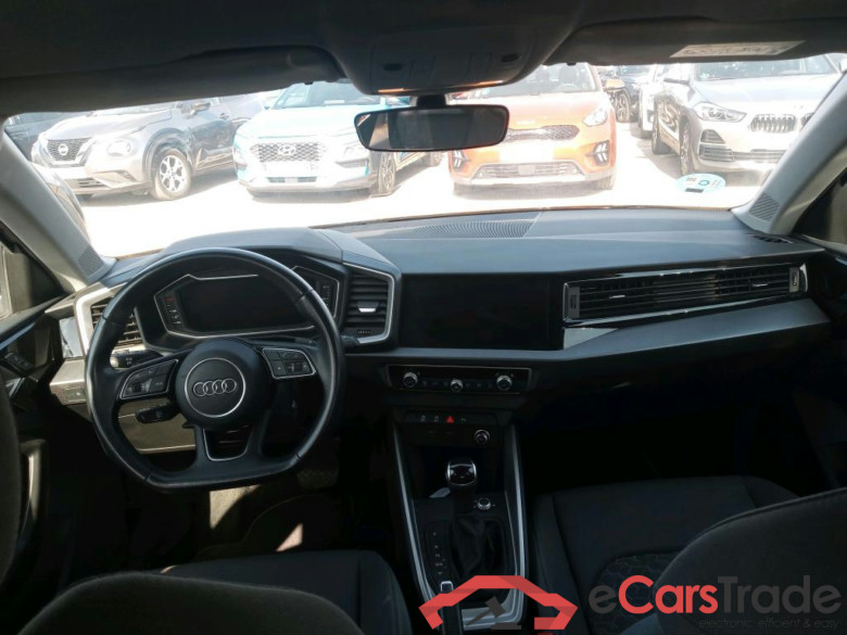 AUDI A1 / 2018 / 5P / berlina con portón Sportback Adrenalin 30 TFSI 81kW S tron(SP) #3