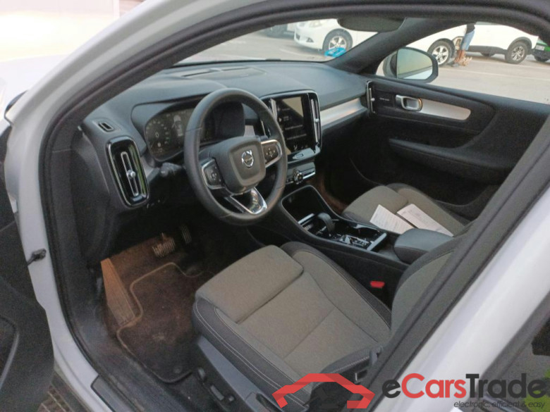 VOLVO XC40 / 2021 / 5P / todoterreno 1.5 T4 Recharge PHEV Plus Dark Auto #3