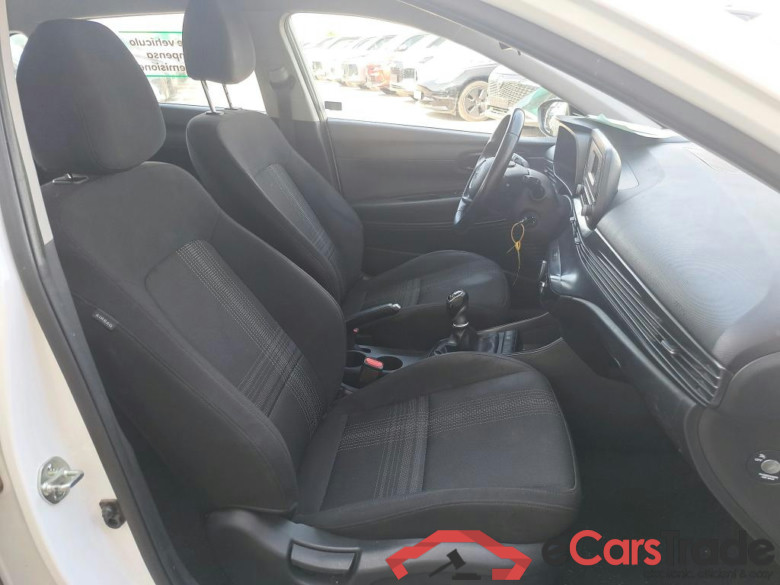HYUNDAI i20 / 2020 / 5P / berlina con portón 1.0 TGDI 74kW (100CV) 48V Essence #6