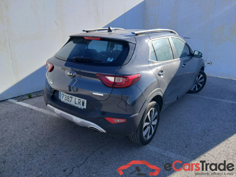 KIA Stonic / 2017 / 5P / todoterreno 1.0 T-GDi 88kW (120CV) MHEV iMT Drive #2