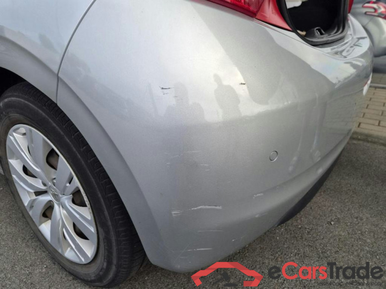 PEUGEOT 208 Dsl 208 1.4 HDi Active #6