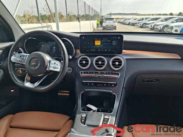 MERCEDES-BENZ GLC Coupé / 2019 / 5P / coupé GLC 300 de 4MATIC #3