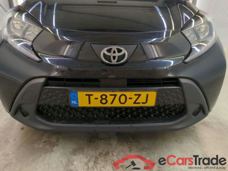 TOYOTA Aygo X 1.0 VVT-i MT Play #4