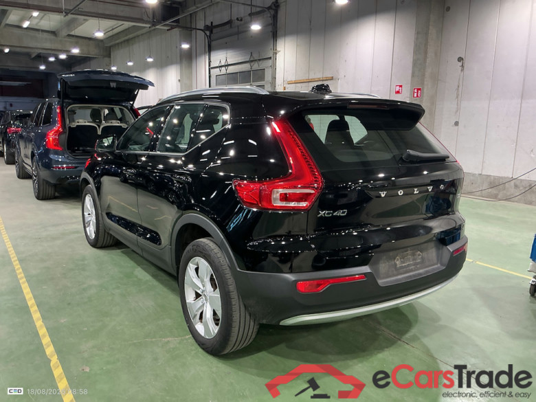 VOLVO XC40 1.5 T2 GEARTRONIC MOMENTUM PRO #3