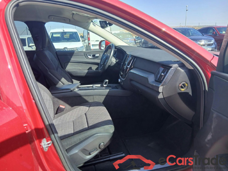 VOLVO XC60 / 2017 / 5P / todoterreno 2.0 B4 D Core Auto #6