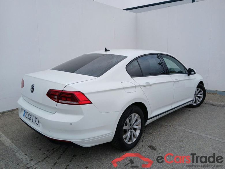 VOLKSWAGEN Passat / 2019 / 4P / sedán Business 2.0 TDI 90kW (122CV) DSG #2
