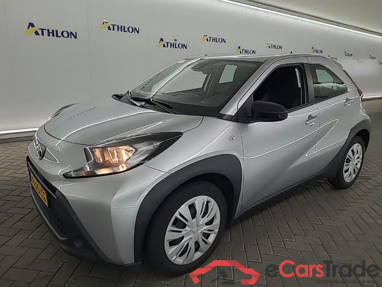 TOYOTA Aygo X 1.0 VVT-I MT play 5D 53kW #1