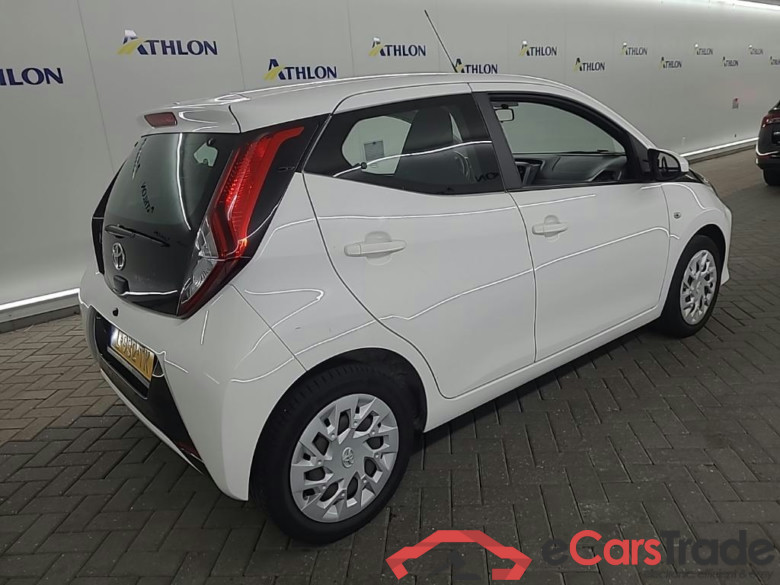 TOYOTA Aygo 1.0 VVT-i x-play 5D 53kW #3