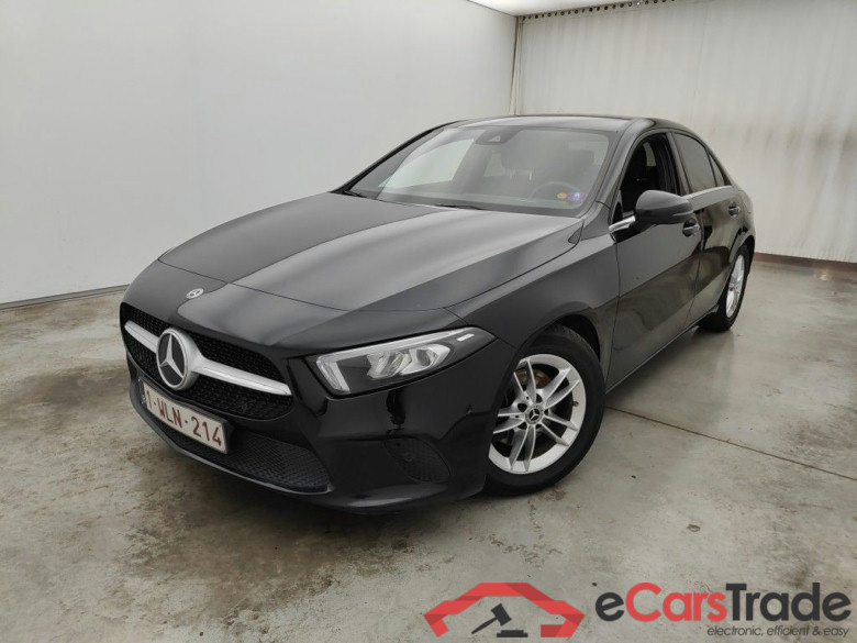 Mercedes-Benz A-Klasse Limousine A 180 d DCT Business Solution 4d