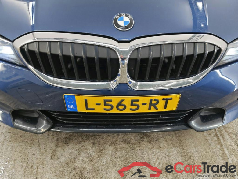BMW 3 Serie Touring 318iA Sport Line 5d + Shadow Line #5