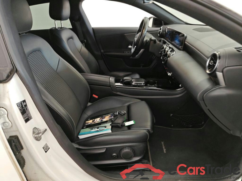 Mercedes-Benz CLA Shooting Brake CLA 200 DCT Business Solution 5d #3