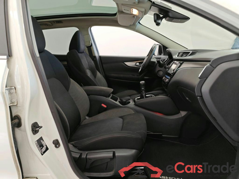 Nissan Qashqai 1.2 DIG-T 115 N-CONNECTA 5d + Pano, Design Pack #3
