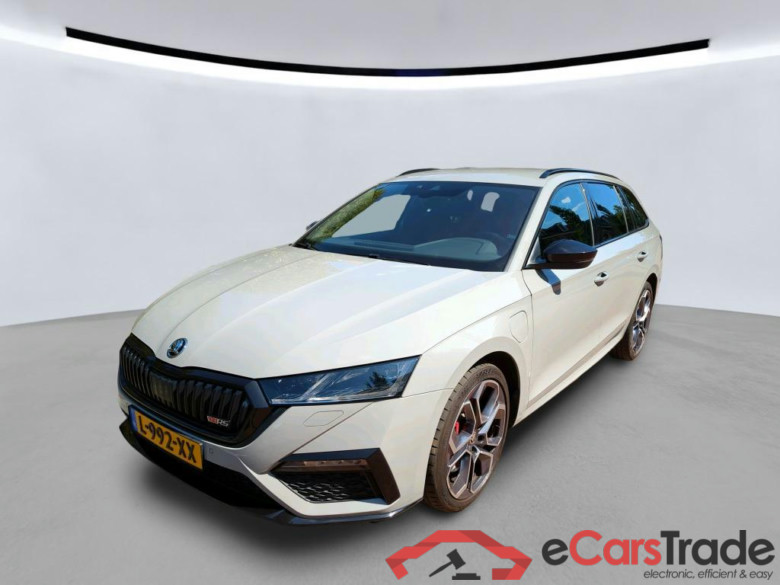 SKODA Octavia Combi 110 kW #1