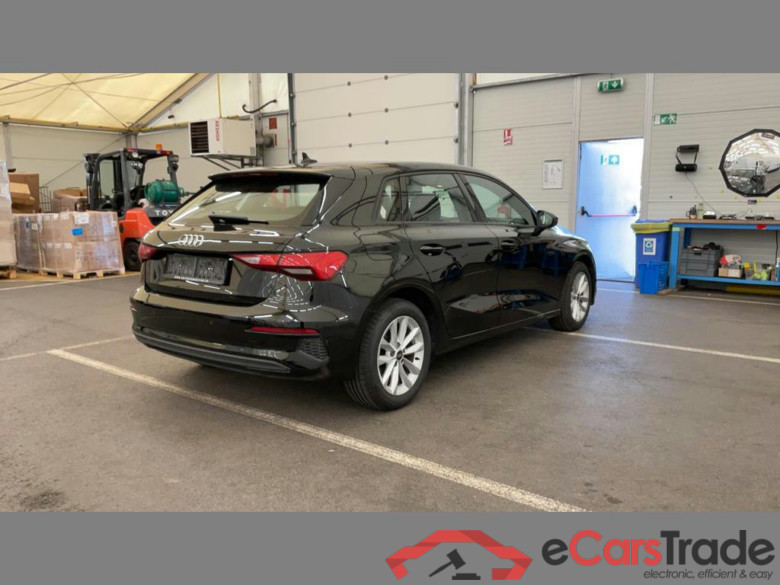 AUDI A3 Sportback 30 TFSI Attraction #4