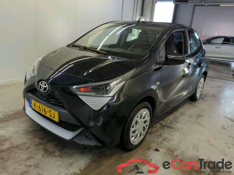 TOYOTA Aygo 1.0 VVT-i x-play #1