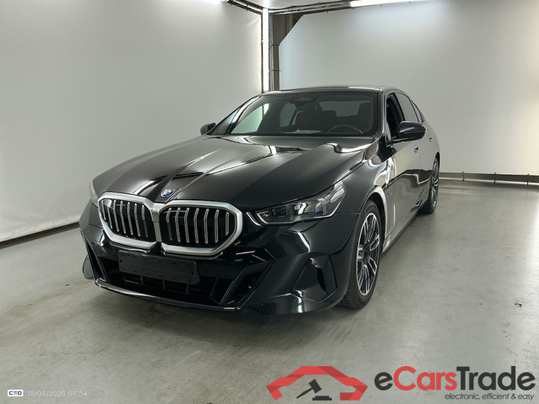 BMW 5 SERIES BERLINE 2.0 PHEV 530E 220KW AUTO #1