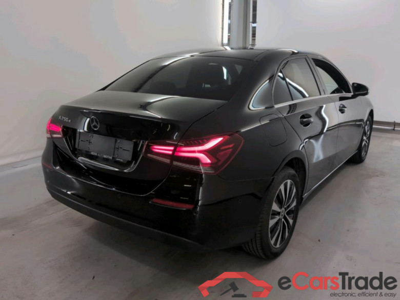 MERCEDES-BENZ A-CLASS LIMOUSINE 1.3 A 250 E BUSINESS SOLUTION DCT #4