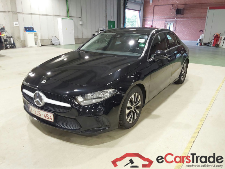 MERCEDES-BENZ A-CLASS LIMOUSINE 2.0 A 180 D BUSINESS SOLUTION DCT #1