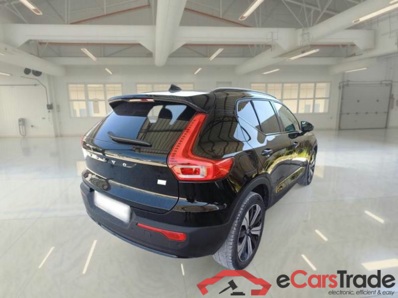 VOLVO XC40 / 2021 / 5P / SUV T5 RECHARGE PLUG-IN AUTO PLUS DARK #2