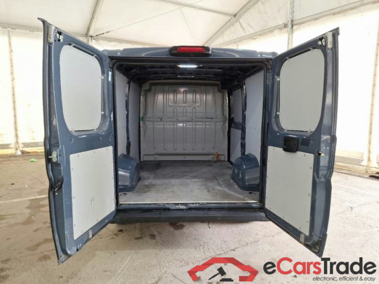 PEUGEOT BOXER / 2014 / 4P / FURGONE 330 L1H1 2.2 BLUEHDI 120CV SeS #5