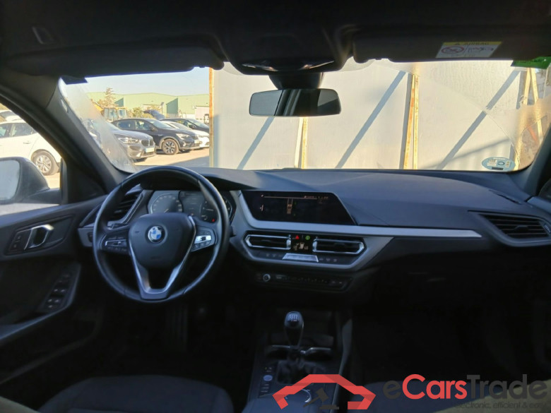 BMW Serie 1 / 2019 / 5P / berlina con portón 118i #3