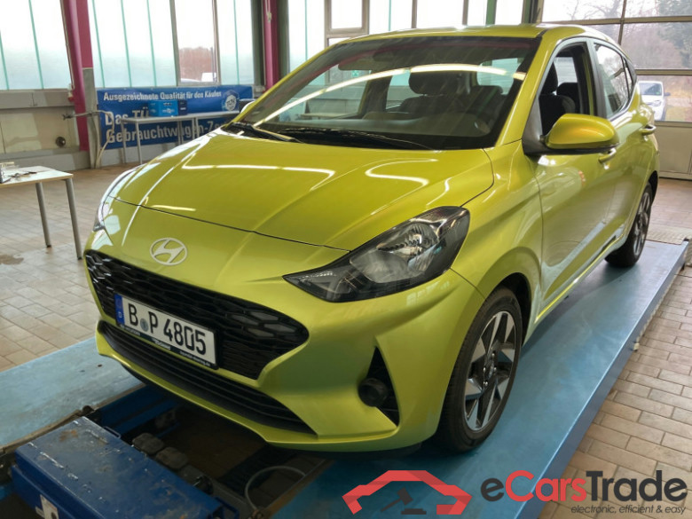 HYUNDAI i10 Schaden GA beachten