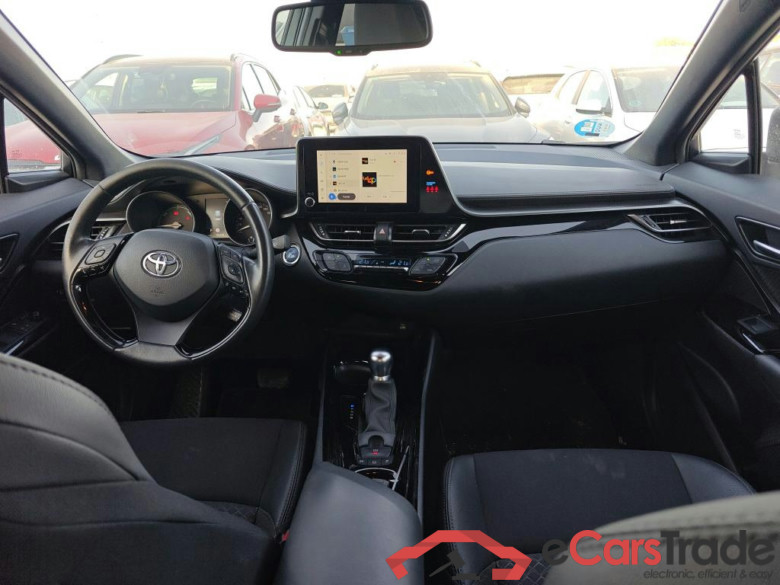 TOYOTA C-HR / 2019 / 5P / todoterreno 1.8 125H Advance #3