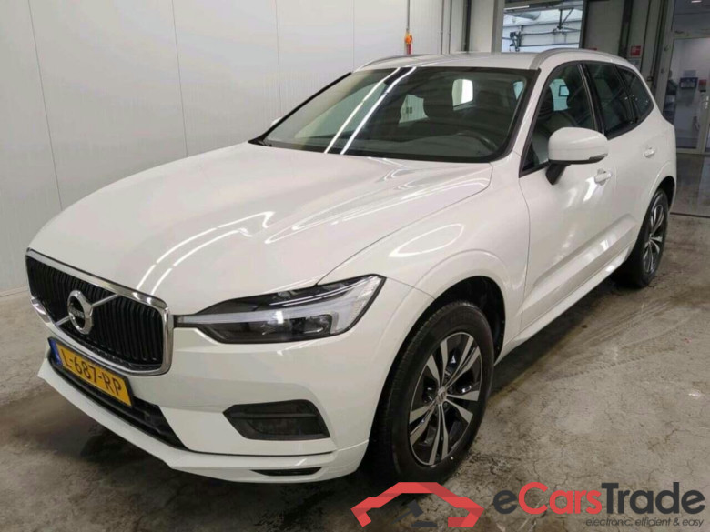 VOLVO XC60 2.0 B4 Momentum