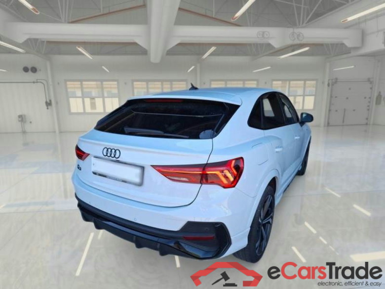 AUDI Q3 SPORTBACK / 2019 / 5P / SUV 35 TFSI S TRONIC IDENTITY BLACK #2