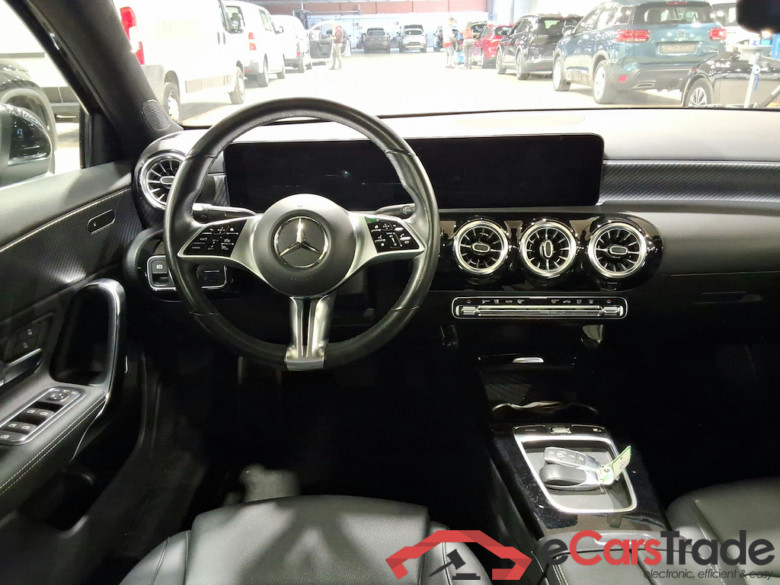 MERCEDES-BENZ A-CLASS LIMOUSINE 1.3 A 250 E BUSINESS SOLUTION DCT #6