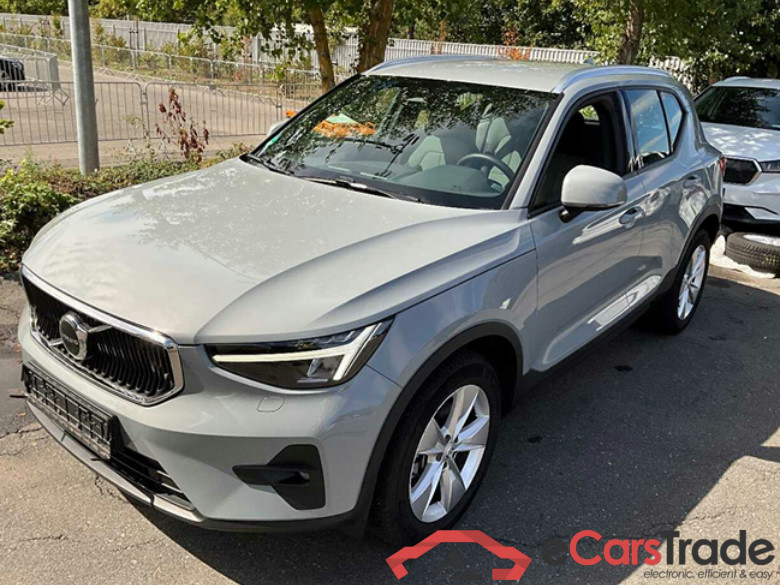 XC40 Core 2WD 2.0 120KW AT7 E6d #1