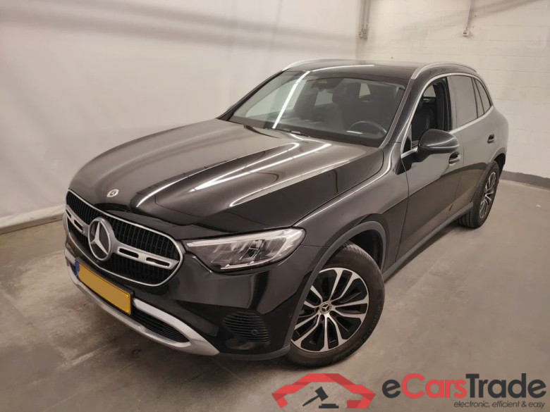 Mercedes GLC 220d 4Matic Aut. LED Ambient Widescreen ACC Navi Sport-Leather KeylessGo Camera Klima PDC ...