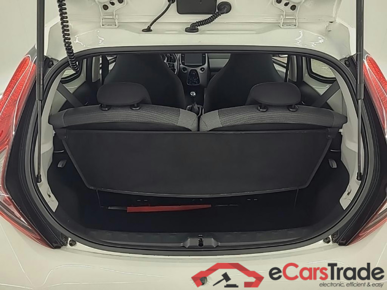 TOYOTA Aygo 1.0 VVT-i x-play 5D 53kW #5