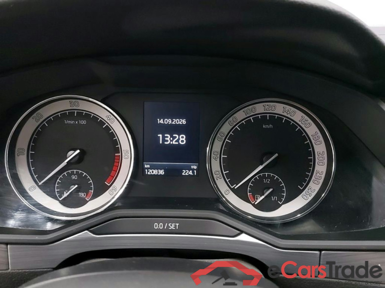 SKODA - SKO SUPERB COMBI CRTDI 150PK DSG7 Ambition Pack Corporate Towing Hook #5