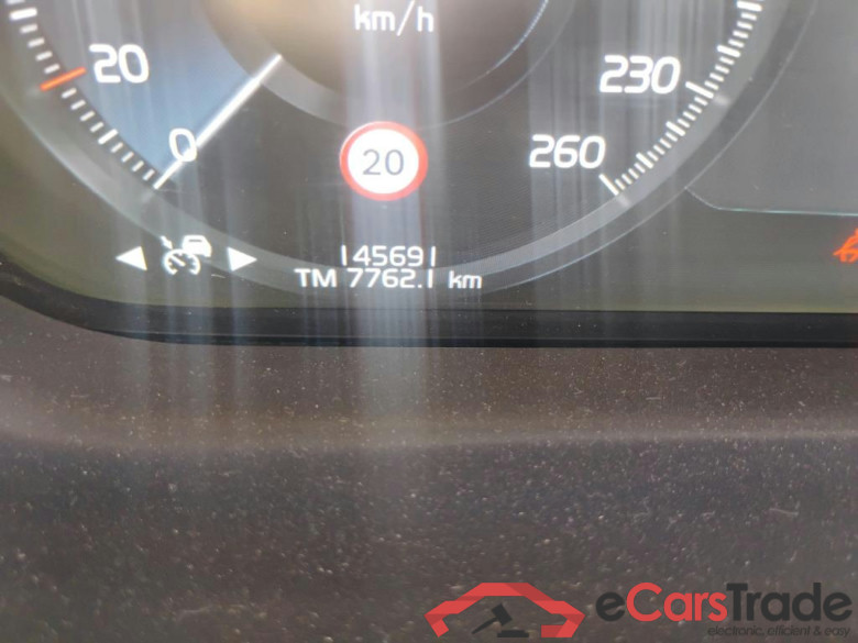 VOLVO XC60 / 2017 / 5P / todoterreno 2.0 T6 AWD Recharge Inscription Auto #5